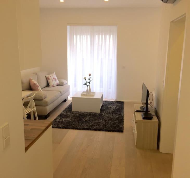 New Apartment - 10 Min Downtown Wenen Buitenkant foto